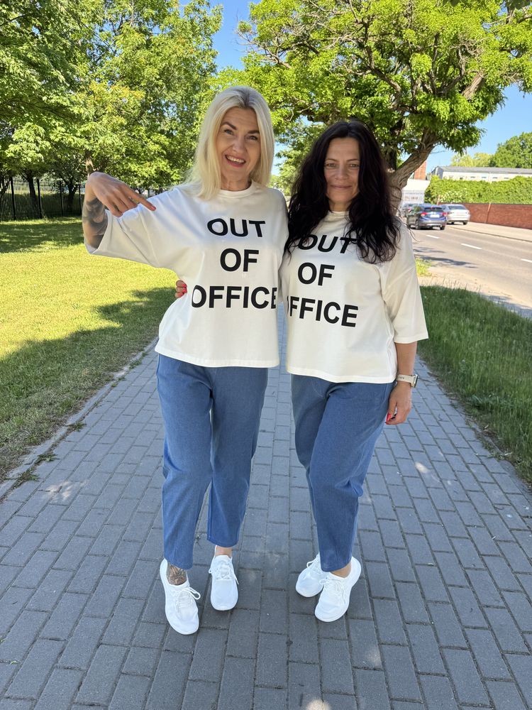 T-shirt Out of office