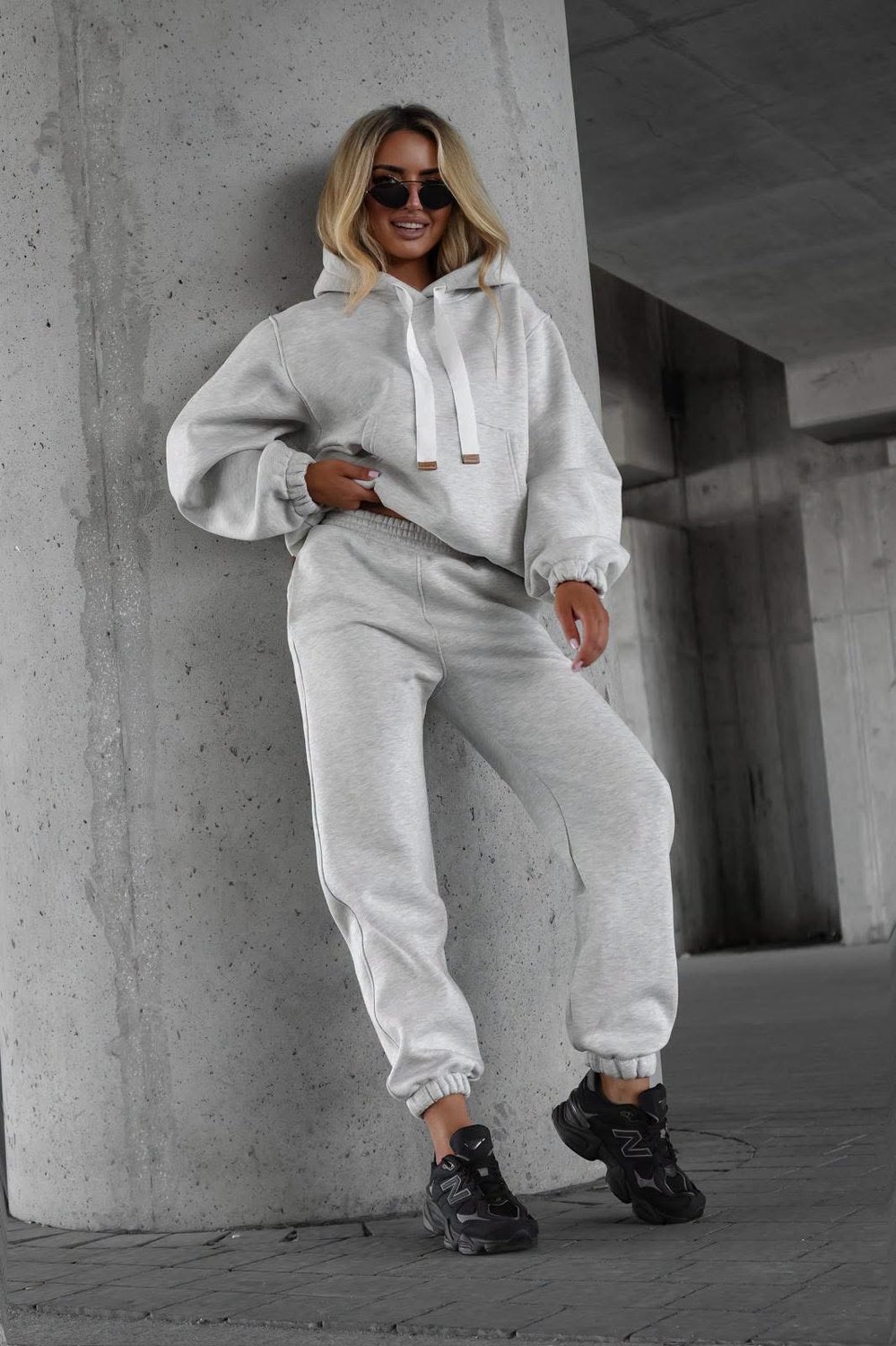 Komplet dresowy Comfy — jasny melanż, przód