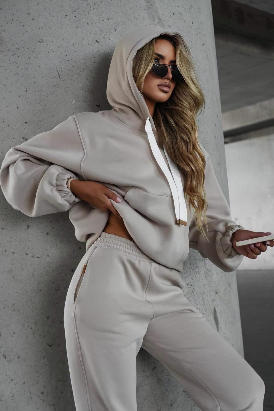 Komplet dresowy Comfy — piaskowy